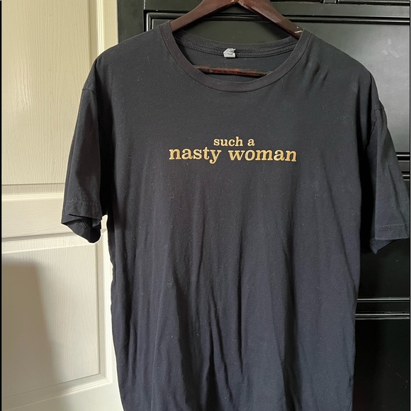 Black t-shirt with gold lettering - Picture 1 of 2